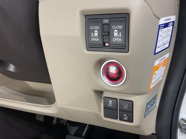 Ｎ－ＢＯＸ Ｇ・Ｌターボホンダセンシング　【いまコレ＋】新品フロアマット　Ｗ電動ドア　リアカメラ　衝突軽減ブレーキ　クルコン　フルタイム４ＷＤ　ＬＥＤライト　パワーウィンドウ　ドラレコ　エアコン　盗難防止システム　サイドエアバッグ　ターボ（26枚目）