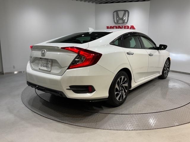 シビック セダンホンダセンシング ドラレコ LEDヘッド 前席シートヒーター スマートキー クルーズコントロール ターボ DVD再生 サイドエアバック ETC ESC ナビTV オートエアコン エアバッグ(7枚目)