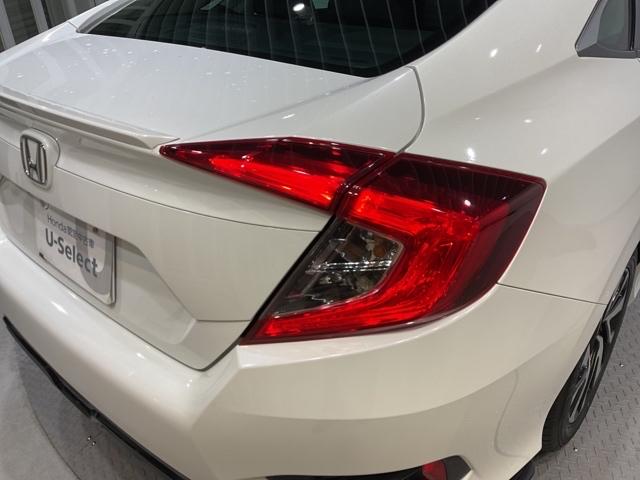 シビック セダンホンダセンシング ドラレコ LEDヘッド 前席シートヒーター スマートキー クルーズコントロール ターボ DVD再生 サイドエアバック ETC ESC ナビTV オートエアコン エアバッグ(11枚目)