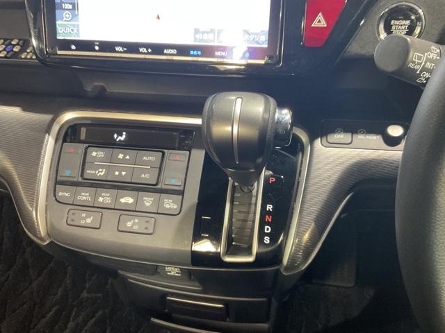 ステップワゴンスパーダ スパーダ・クールスピリットホンダセンシング サイドエアバック スマートキ 左右電動スライドドア バックモニタ Wエアコン 地TV ナビ&TV 三列シート 助手席エアバッグ ドライブレコーダ AAC(16枚目)