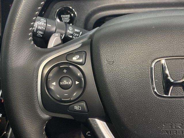 ステップワゴンスパーダ スパーダ・クールスピリットホンダセンシング サイドエアバック スマートキ 左右電動スライドドア バックモニタ Wエアコン 地TV ナビ&TV 三列シート 助手席エアバッグ ドライブレコーダ AAC(32枚目)