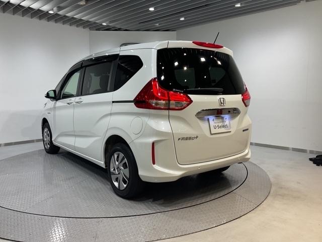 フリード+ハイブリッド ハイブリッドG・ホンダセンシング 四駆 バックモニター 盗難防止装置 ナビ・TV キーレス ETC車載器 地デジ クルーズコントロール AAC DVD再生 ECON パワーウィンドウ エアバッグ(6枚目)