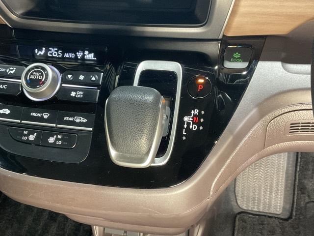 フリード+ハイブリッド ハイブリッドG・ホンダセンシング 四駆 バックモニター 盗難防止装置 ナビ・TV キーレス ETC車載器 地デジ クルーズコントロール AAC DVD再生 ECON パワーウィンドウ エアバッグ(16枚目)