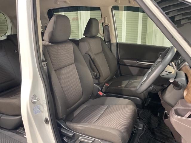 フリード+ハイブリッド ハイブリッドG・ホンダセンシング 四駆 バックモニター 盗難防止装置 ナビ・TV キーレス ETC車載器 地デジ クルーズコントロール AAC DVD再生 ECON パワーウィンドウ エアバッグ(17枚目)