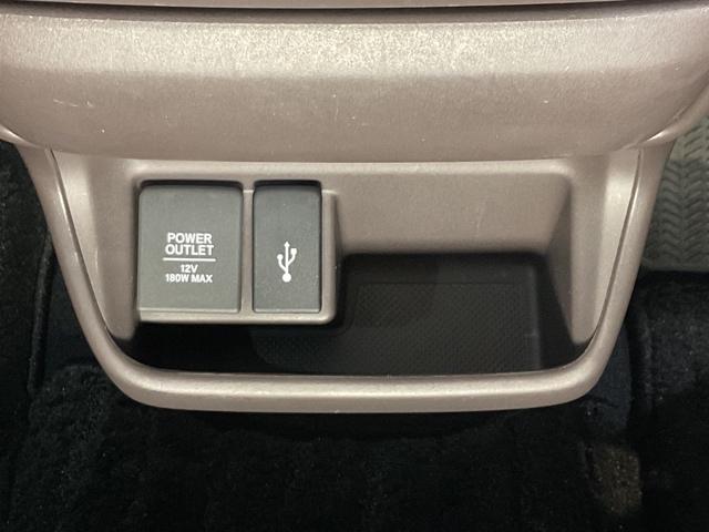 フリード+ハイブリッド ハイブリッドG・ホンダセンシング 四駆 バックモニター 盗難防止装置 ナビ・TV キーレス ETC車載器 地デジ クルーズコントロール AAC DVD再生 ECON パワーウィンドウ エアバッグ(28枚目)