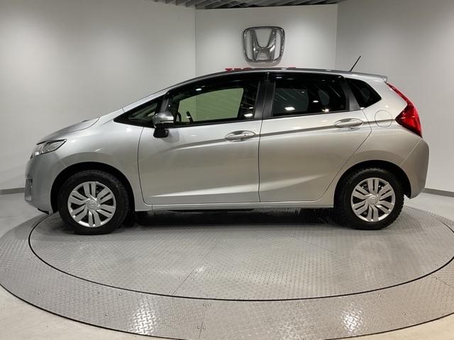 フィット １５ＸＬ　盗難防止システム　クルコン　スマートキー　シティブレーキアクティブシステム　ＥＴＣ　ＬＥＤヘッド　４ＷＤ（3枚目）