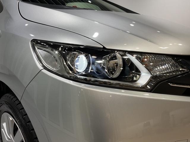 フィット １５ＸＬ　盗難防止システム　クルコン　スマートキー　シティブレーキアクティブシステム　ＥＴＣ　ＬＥＤヘッド　４ＷＤ（9枚目）