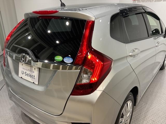 フィット １５ＸＬ　盗難防止システム　クルコン　スマートキー　シティブレーキアクティブシステム　ＥＴＣ　ＬＥＤヘッド　４ＷＤ（10枚目）