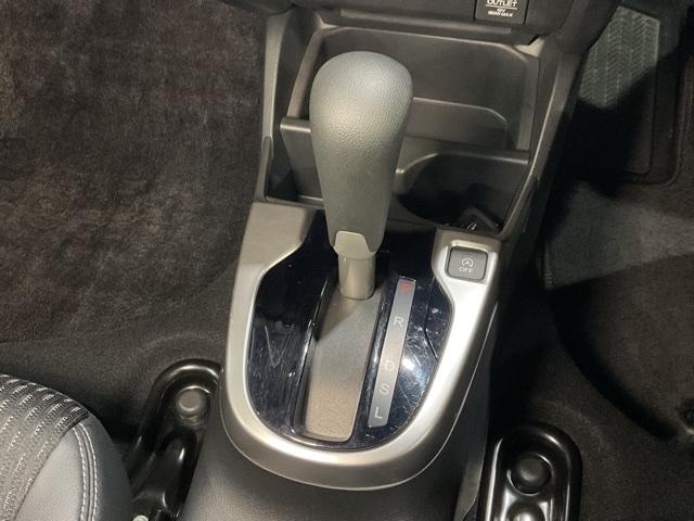 フィット １５ＸＬ　盗難防止システム　クルコン　スマートキー　シティブレーキアクティブシステム　ＥＴＣ　ＬＥＤヘッド　４ＷＤ（14枚目）