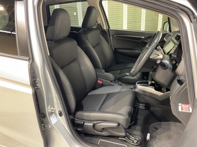 フィット １５ＸＬ　盗難防止システム　クルコン　スマートキー　シティブレーキアクティブシステム　ＥＴＣ　ＬＥＤヘッド　４ＷＤ（15枚目）