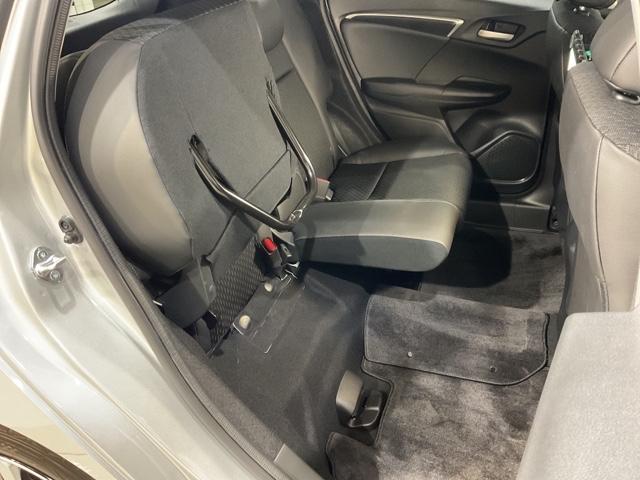 フィット １５ＸＬ　盗難防止システム　クルコン　スマートキー　シティブレーキアクティブシステム　ＥＴＣ　ＬＥＤヘッド　４ＷＤ（17枚目）