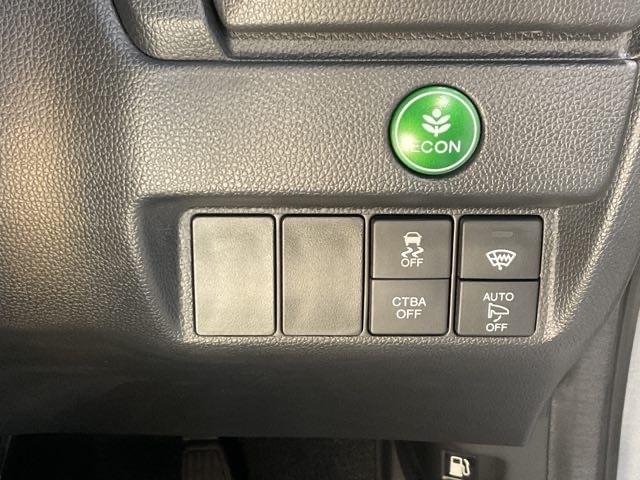 フィット １５ＸＬ　盗難防止システム　クルコン　スマートキー　シティブレーキアクティブシステム　ＥＴＣ　ＬＥＤヘッド　４ＷＤ（23枚目）