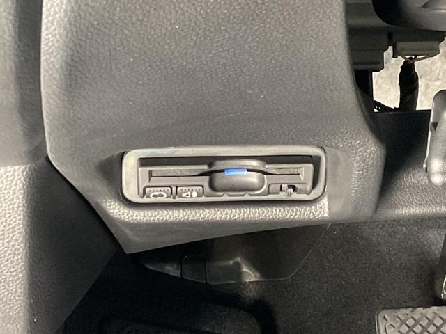 フィット １５ＸＬ　盗難防止システム　クルコン　スマートキー　シティブレーキアクティブシステム　ＥＴＣ　ＬＥＤヘッド　４ＷＤ（27枚目）