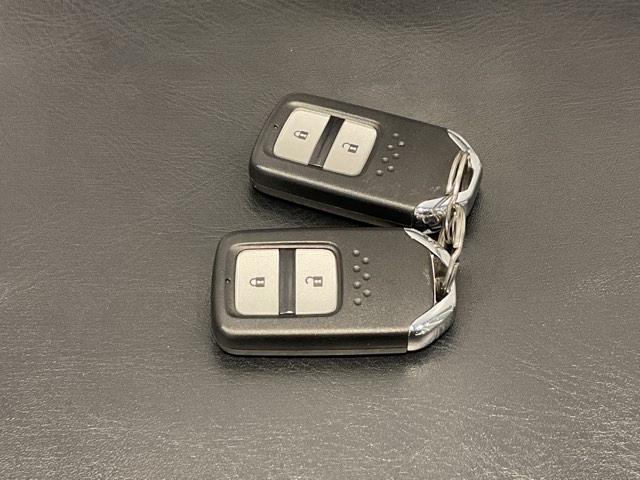 フィット １５ＸＬ　盗難防止システム　クルコン　スマートキー　シティブレーキアクティブシステム　ＥＴＣ　ＬＥＤヘッド　４ＷＤ（29枚目）