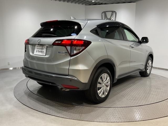 ヴェゼル ハイブリッド オートエアコン スマートキー パワーウィンドウ エアバッグ パワーステアリング クルーズコントロール バックカメラ ETC 4WD ABS キーレス VSA WSRS(6枚目)