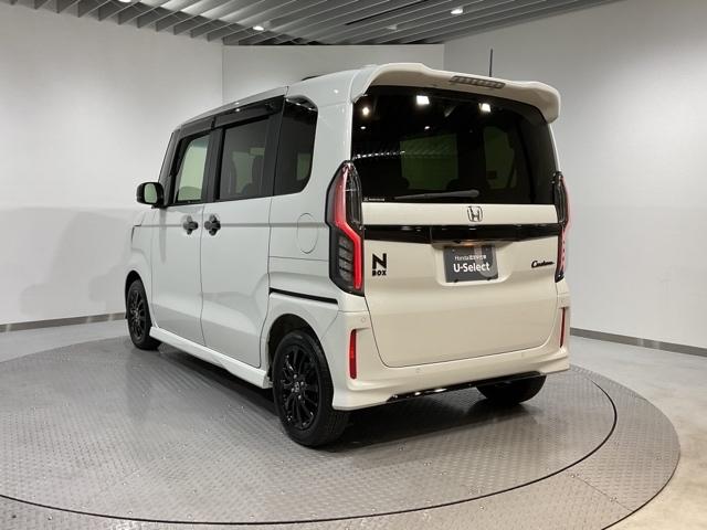 N-BOXカスタム L サイドエアバッグ ナビTV Aストップ シートヒータ キーフリーシステム LEDライト リアカメ クルーズコントロール AC DVD視聴可能 スマキー ETC 横滑り防止 フルセグTV ABS(5枚目)