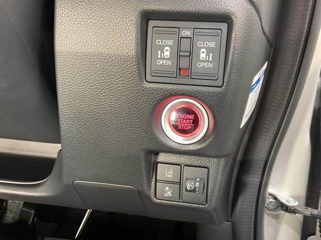 N-BOXカスタム L サイドエアバッグ ナビTV Aストップ シートヒータ キーフリーシステム LEDライト リアカメ クルーズコントロール AC DVD視聴可能 スマキー ETC 横滑り防止 フルセグTV ABS(30枚目)