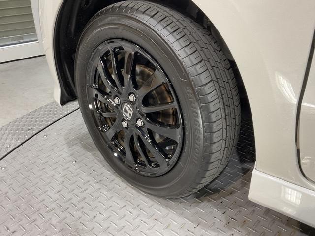 N-BOXカスタム L サイドエアバッグ ナビTV Aストップ シートヒータ キーフリーシステム LEDライト リアカメ クルーズコントロール AC DVD視聴可能 スマキー ETC 横滑り防止 フルセグTV ABS(38枚目)