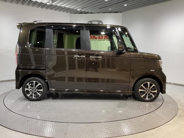 N-BOXカスタム G・Lホンダセンシング 【いまコレ+】新品フロアマット エアコン 衝突被害軽減装置 シ-トヒ-タ- VSA パワーウィンドウ エアバック 4WD車 キーフリー 地デジ サイドエアバック クルコン スマートキ ナビTV LED(8枚目)