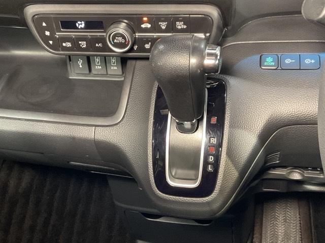 N-BOXカスタム G・Lホンダセンシング 【いまコレ+】新品フロアマット エアコン 衝突被害軽減装置 シ-トヒ-タ- VSA パワーウィンドウ エアバック 4WD車 キーフリー 地デジ サイドエアバック クルコン スマートキ ナビTV LED(15枚目)