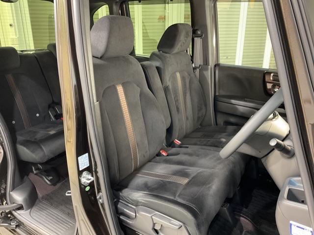 N-BOXカスタム G・Lホンダセンシング 【いまコレ+】新品フロアマット エアコン 衝突被害軽減装置 シ-トヒ-タ- VSA パワーウィンドウ エアバック 4WD車 キーフリー 地デジ サイドエアバック クルコン スマートキ ナビTV LED(16枚目)