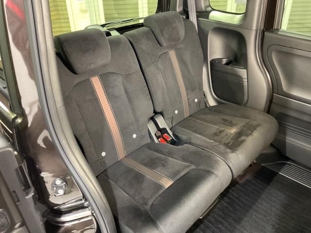 N-BOXカスタム G・Lホンダセンシング 【いまコレ+】新品フロアマット エアコン 衝突被害軽減装置 シ-トヒ-タ- VSA パワーウィンドウ エアバック 4WD車 キーフリー 地デジ サイドエアバック クルコン スマートキ ナビTV LED(17枚目)