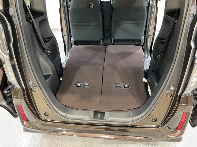N-BOXカスタム G・Lホンダセンシング 【いまコレ+】新品フロアマット エアコン 衝突被害軽減装置 シ-トヒ-タ- VSA パワーウィンドウ エアバック 4WD車 キーフリー 地デジ サイドエアバック クルコン スマートキ ナビTV LED(20枚目)