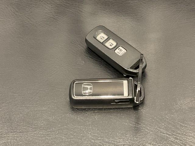 N-BOXカスタム G・Lホンダセンシング 【いまコレ+】新品フロアマット エアコン 衝突被害軽減装置 シ-トヒ-タ- VSA パワーウィンドウ エアバック 4WD車 キーフリー 地デジ サイドエアバック クルコン スマートキ ナビTV LED(35枚目)