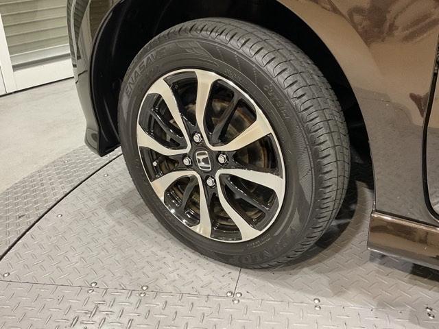 N-BOXカスタム G・Lホンダセンシング 【いまコレ+】新品フロアマット エアコン 衝突被害軽減装置 シ-トヒ-タ- VSA パワーウィンドウ エアバック 4WD車 キーフリー 地デジ サイドエアバック クルコン スマートキ ナビTV LED(36枚目)