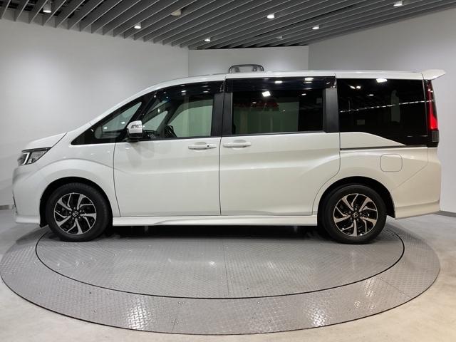 ステップワゴンスパーダ スパーダホンダセンシング 盗難防止 助手席エアバッグ Wパワスラ 地デジ LEDライト 横滑り防止システム オートエアコン リアカメラ ドライブレコーダー装着車 ナビ&TV 三列シート ETC付(4枚目)