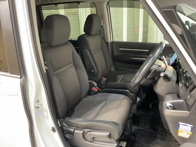 ステップワゴンスパーダ スパーダホンダセンシング 盗難防止 助手席エアバッグ Wパワスラ 地デジ LEDライト 横滑り防止システム オートエアコン リアカメラ ドライブレコーダー装着車 ナビ&TV 三列シート ETC付(16枚目)