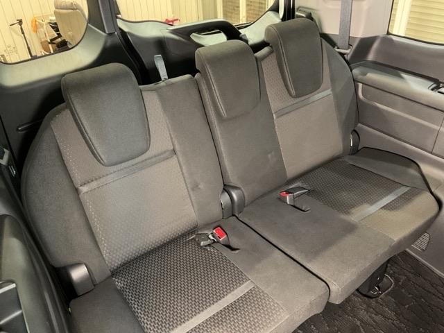 ステップワゴンスパーダ スパーダホンダセンシング 盗難防止 助手席エアバッグ Wパワスラ 地デジ LEDライト 横滑り防止システム オートエアコン リアカメラ ドライブレコーダー装着車 ナビ&TV 三列シート ETC付(20枚目)