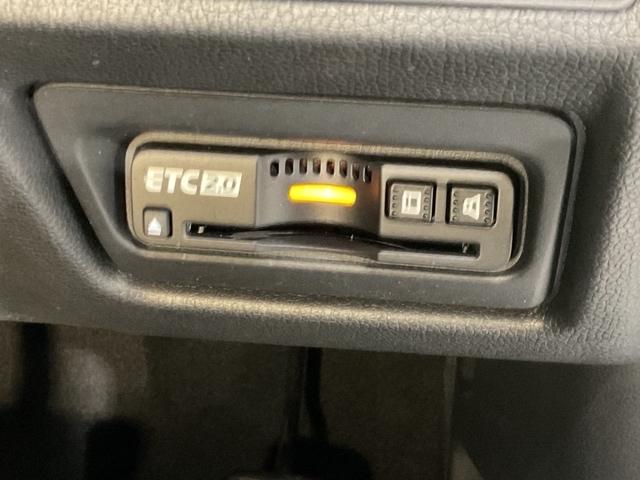 ステップワゴンスパーダ スパーダホンダセンシング 盗難防止 助手席エアバッグ Wパワスラ 地デジ LEDライト 横滑り防止システム オートエアコン リアカメラ ドライブレコーダー装着車 ナビ&TV 三列シート ETC付(26枚目)