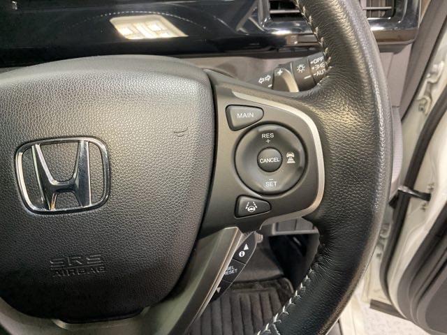 ステップワゴンスパーダ スパーダホンダセンシング 盗難防止 助手席エアバッグ Wパワスラ 地デジ LEDライト 横滑り防止システム オートエアコン リアカメラ ドライブレコーダー装着車 ナビ&TV 三列シート ETC付(34枚目)