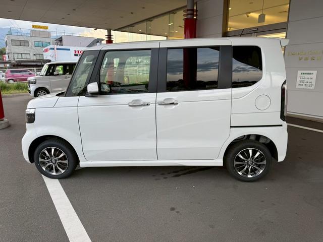 Ｎ－ＢＯＸカスタム ベースグレード　４ＷＤ　レンタカーアップ　ナビ　ＥＴＣ　バックカメラ（7枚目）
