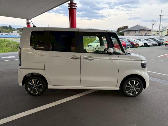 Ｎ－ＢＯＸカスタム ベースグレード　４ＷＤ　レンタカーアップ　ナビ　ＥＴＣ　バックカメラ（8枚目）