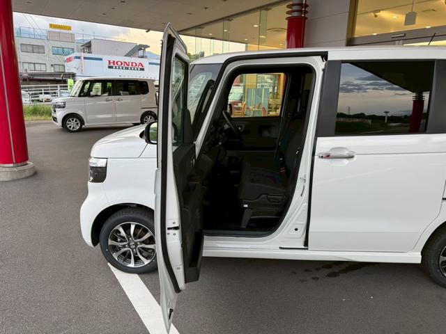 Ｎ－ＢＯＸカスタム ベースグレード　４ＷＤ　レンタカーアップ　ナビ　ＥＴＣ　バックカメラ（9枚目）