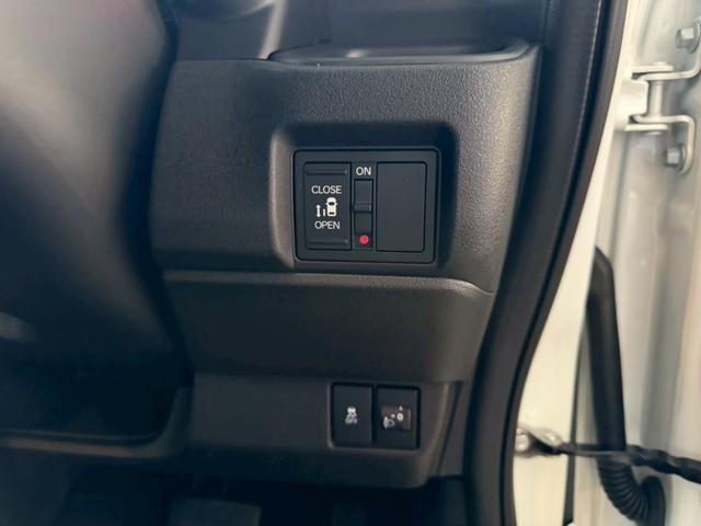 Ｎ－ＢＯＸカスタム ベースグレード　４ＷＤ　レンタカーアップ　ナビ　ＥＴＣ　バックカメラ（16枚目）