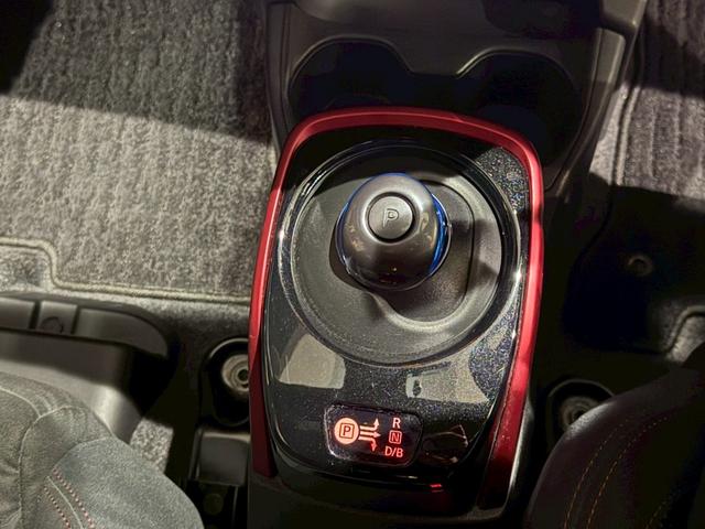 ノート ｅ－パワーニスモ　ＦＦ　ワンオーナー（17枚目）