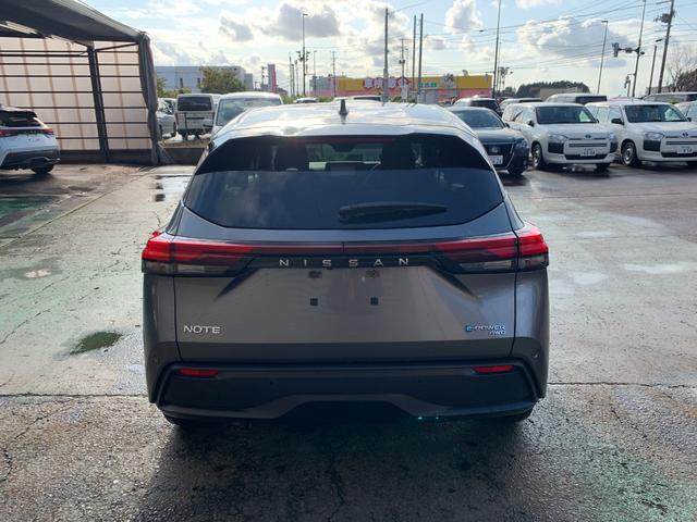 ノート Ｘ　ＦＯＵＲ　メーカーナビ　アラウンドビューモニター　プロパイロット　置くだけ充電　衝突軽減装置　ＥＴＣ２．０　メーカー保障継承渡（4枚目）