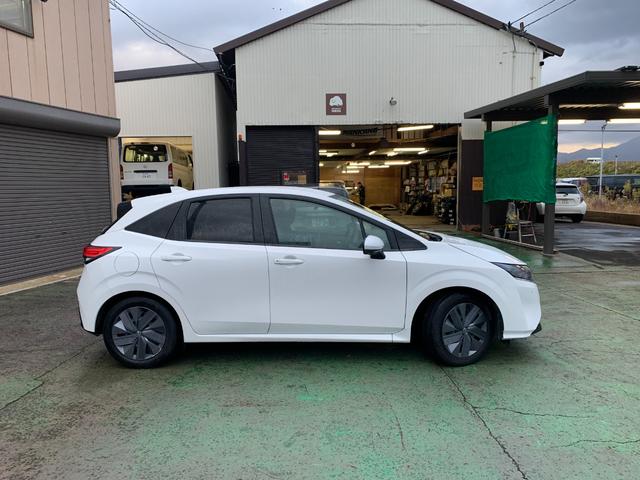 ノート Ｘ　ＦＯＵＲ　メーカーナビ　アラウンドビューモニター　プロパイロット　充電器　衝突軽減装置　ＥＴＣ２．０　メーカー保障継承渡（2枚目）