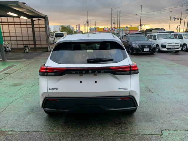 ノート Ｘ　ＦＯＵＲ　メーカーナビ　アラウンドビューモニター　プロパイロット　充電器　衝突軽減装置　ＥＴＣ２．０　メーカー保障継承渡（4枚目）