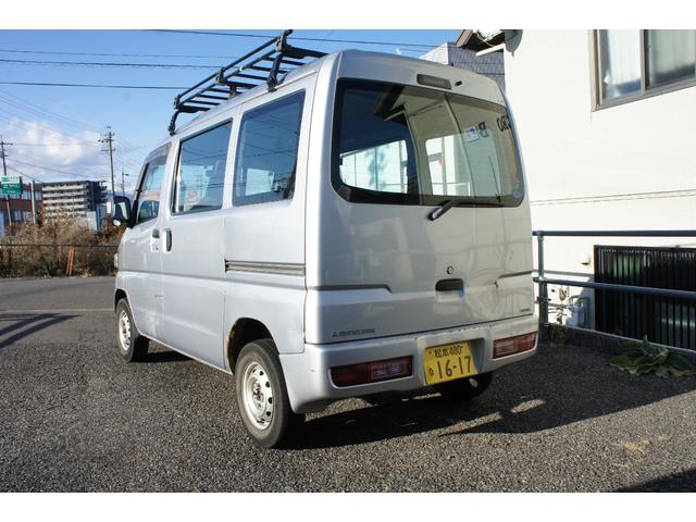 ミニキャブバン ＣＤ　ＣＤハイルーフ　５速マニュアル　パートタイム４ＷＤ（２ＷＤ切替式）　ルーフラック付き　タイミングベルト交換済み　記録簿数枚（4枚目）