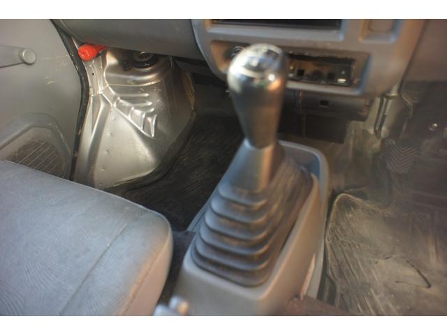 ミニキャブバン ＣＤ　ＣＤハイルーフ　５速マニュアル　パートタイム４ＷＤ（２ＷＤ切替式）　ルーフラック付き　タイミングベルト交換済み　記録簿数枚（8枚目）