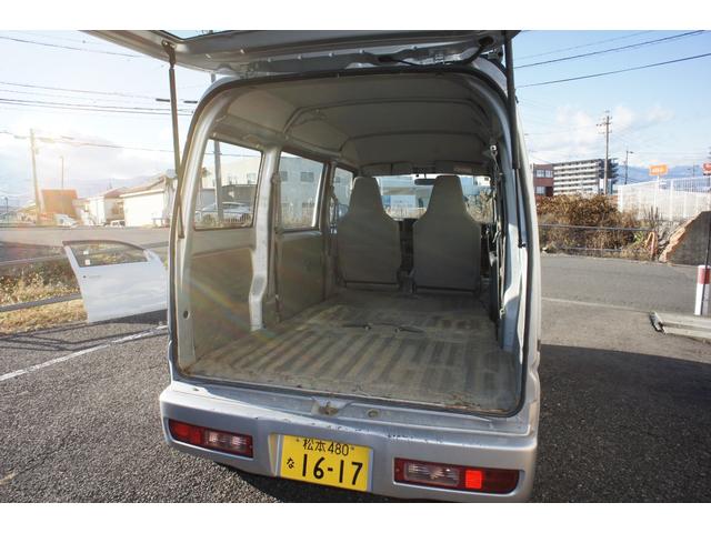 ミニキャブバン ＣＤ　ＣＤハイルーフ　５速マニュアル　パートタイム４ＷＤ（２ＷＤ切替式）　ルーフラック付き　タイミングベルト交換済み　記録簿数枚（12枚目）