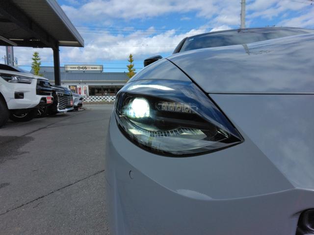 フェアレディＺ バージョンＳ　ディスプレイナビ・バックカメラ・ＬＥＤヘッドライト・純正ＲＥＹＳ１９インチアルミホイール（22枚目）