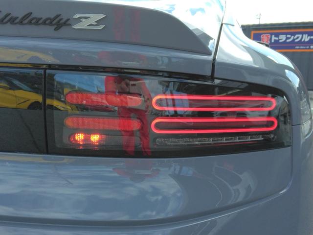 フェアレディＺ バージョンＳ　ディスプレイナビ・バックカメラ・ＬＥＤヘッドライト・純正ＲＥＹＳ１９インチアルミホイール（24枚目）