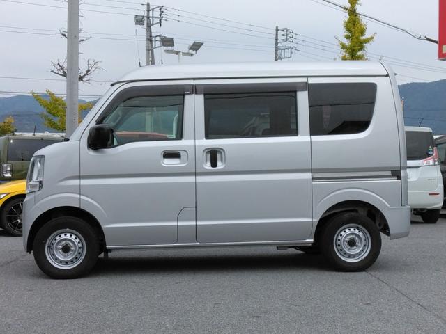 Ｒ２０号上阿原交差点付近赤い看板ラビットが目印です。