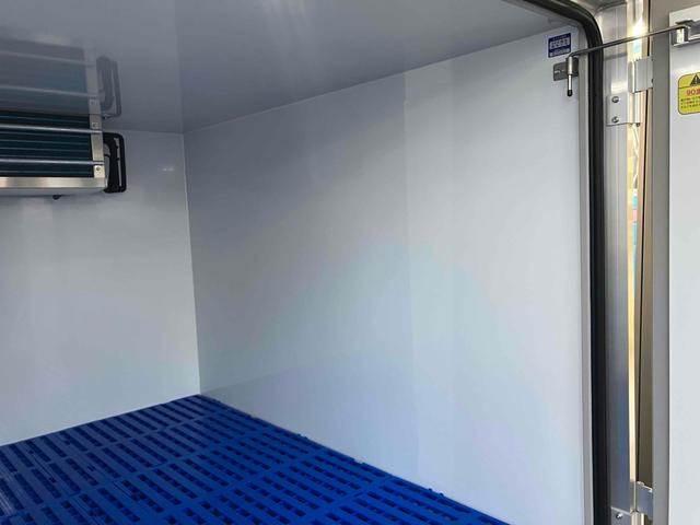 この度は当店のお車をご覧になっていただき、誠にありがとうございます。ぜひじっくりとご検討下さい。気軽にお問合せ・お見積りお待ちしております。