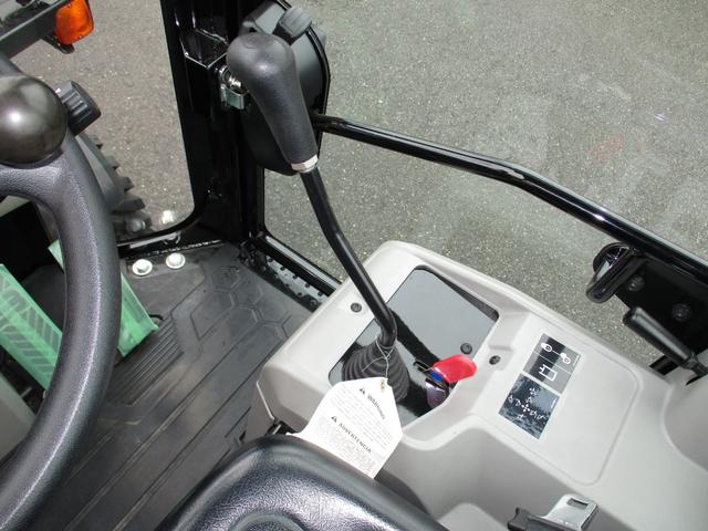 日本 　ＣＡＴ　９０１Ｃ２　ホイールローダー　４ＷＤ　バケット容量０．４ｍ３　使用時間４２１．６ｈ　Ｈ３０〜Ｒ６特定自主検査済　スノータイヤ　前後作業灯　室内ヒーター　ＡＭラジオ　ＡＵＸ（30枚目）